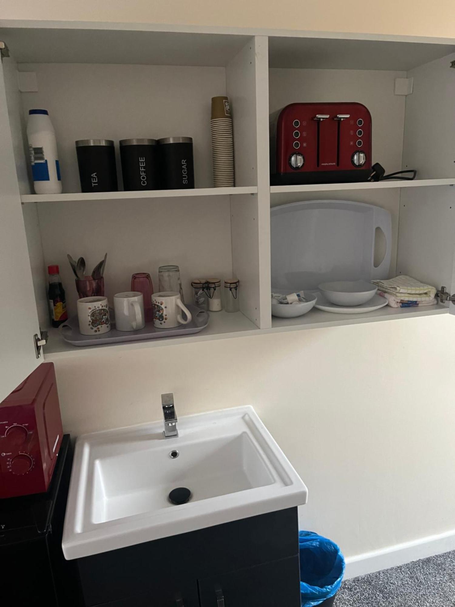 Self Contained Room, En-Suite With Separate Lockable Front Door, Located In An Exclusive Area Wednesbury Zewnętrze zdjęcie